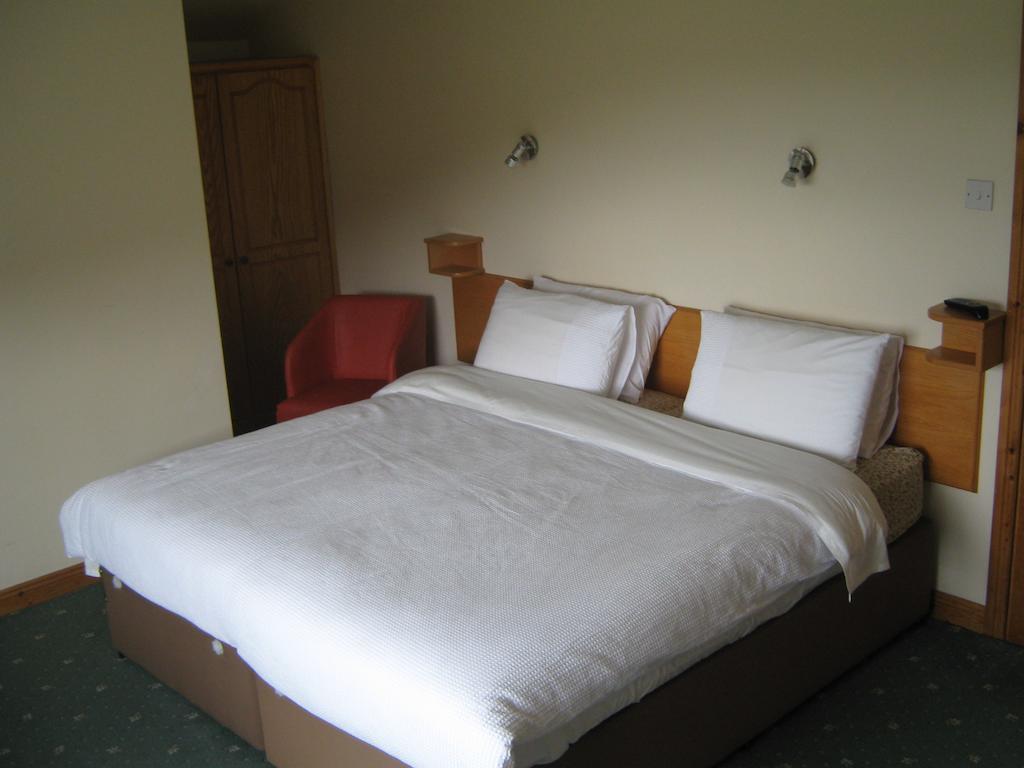 Iveragh Heights Bed & Breakfast Cahersiveen Bagian luar foto